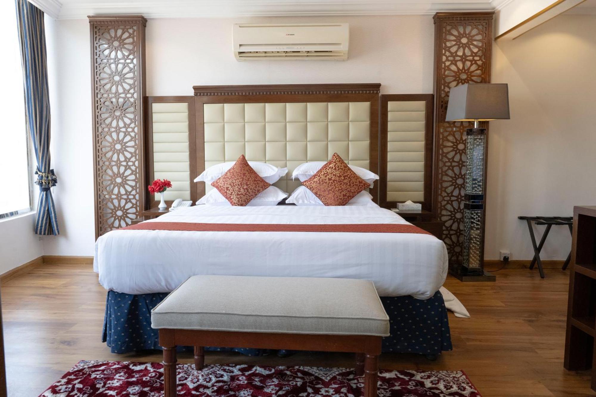 فندق المروج كريم Almorooj Kareem Hotel เจดดาห์ ภายนอก รูปภาพ